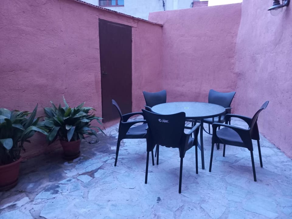 Patio, BBQ facilities