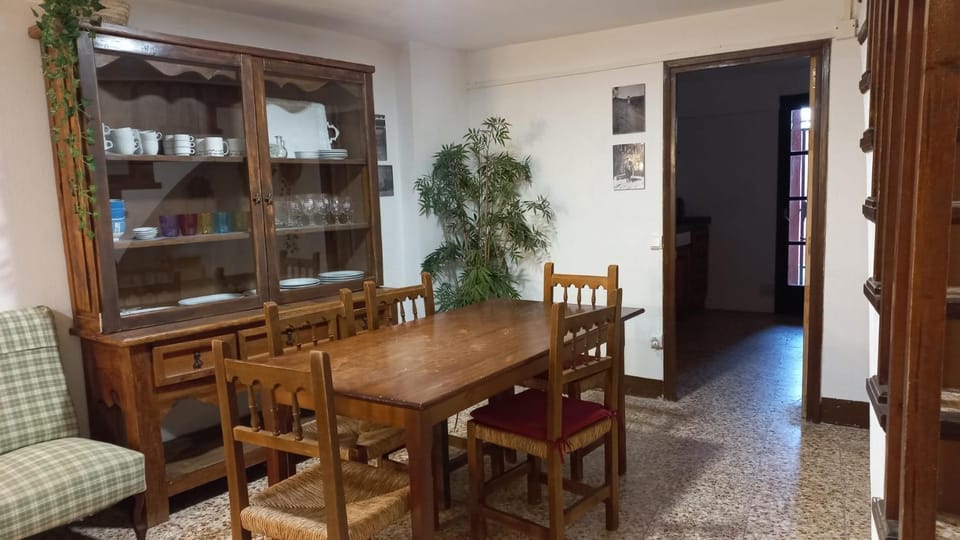 Seating area, Dining area