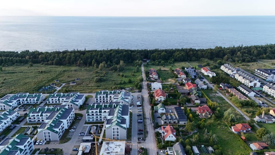 Property building, Neighbourhood, Natural landscape, Bird's eye view, Sea view, Street view, Location