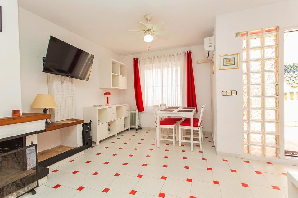 TV and multimedia, Living room, Dining area