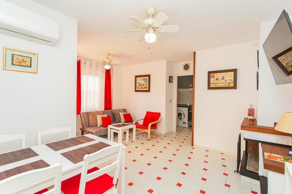 TV and multimedia, Kitchen or kitchenette, Living room, Dining area