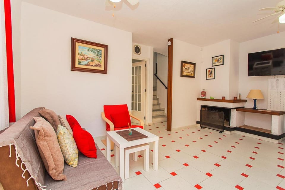 TV and multimedia, Living room, Dining area, air conditioner