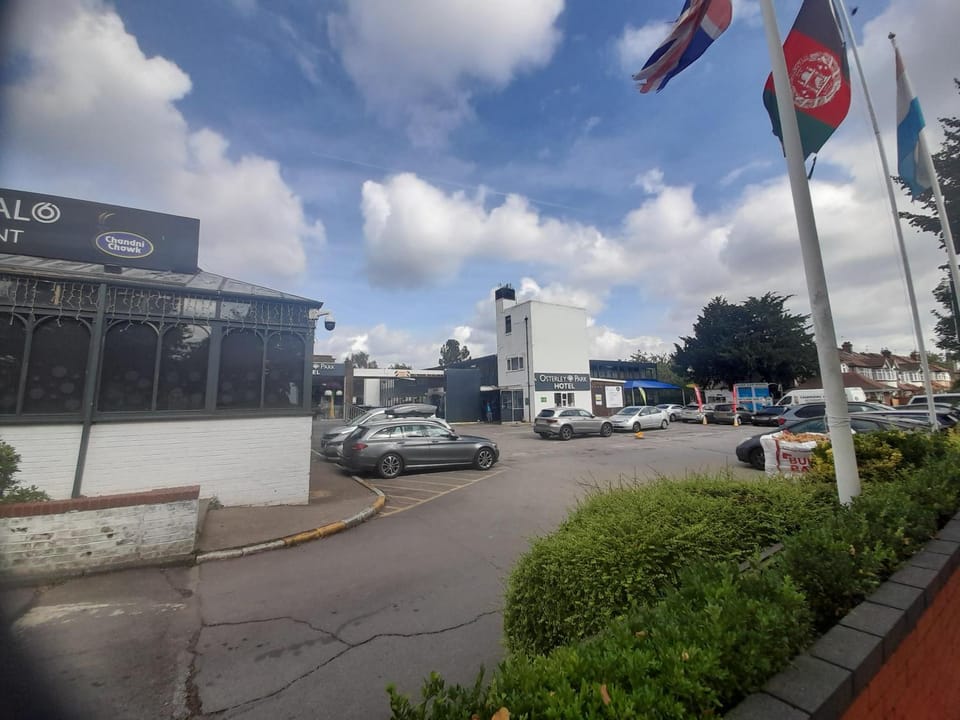 Property building, Street view, Parking