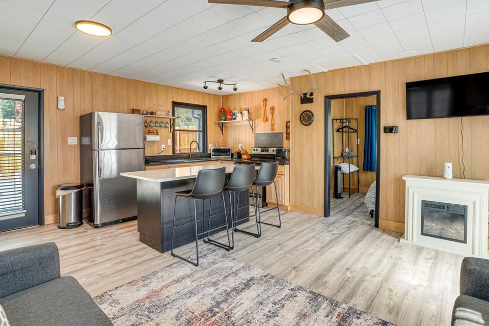 Patio & Hot Tub: Cozy Cabin Retreat in Bailey! Cabin in Bailey