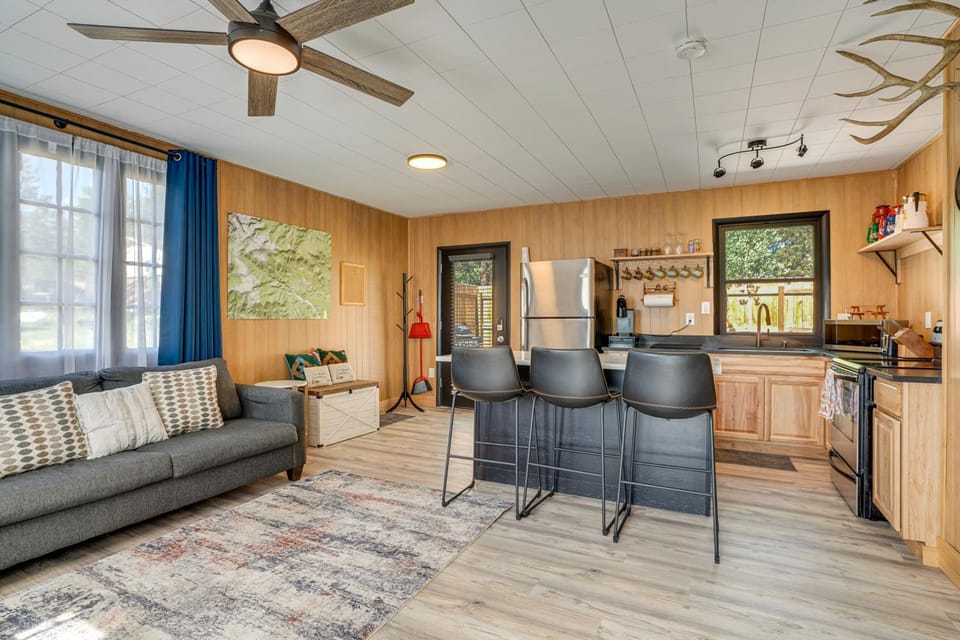 Patio & Hot Tub: Cozy Cabin Retreat in Bailey! Cabin in Bailey