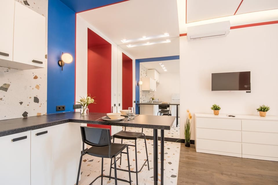 TV and multimedia, Kitchen or kitchenette, Dining area, air conditioner