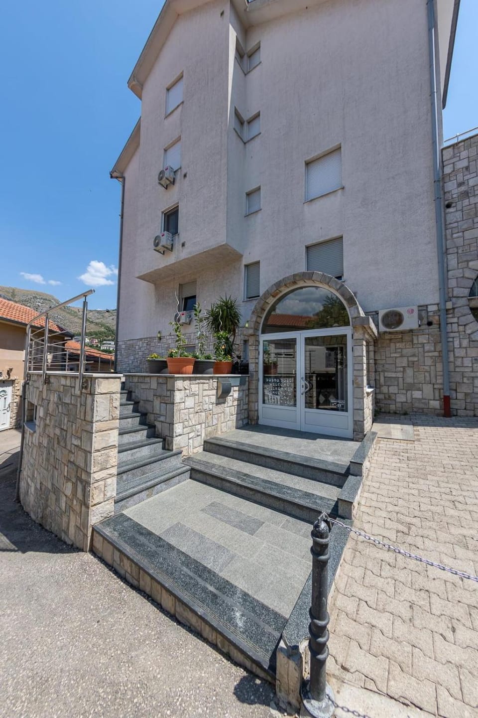 "Villa Demadino" - "Free Parking & Secure Motorcycle Garage "- Old Town Apartment hotel in Mostar