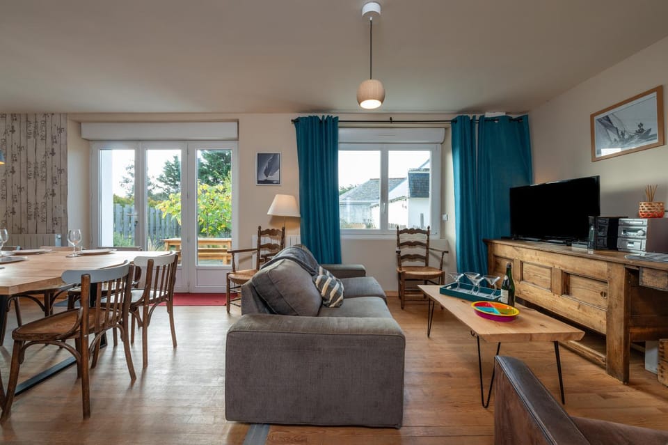 Property building, Living room