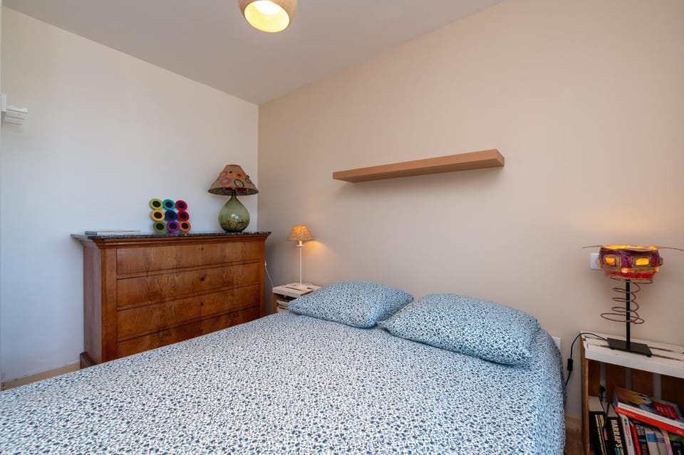Living room, Bedroom