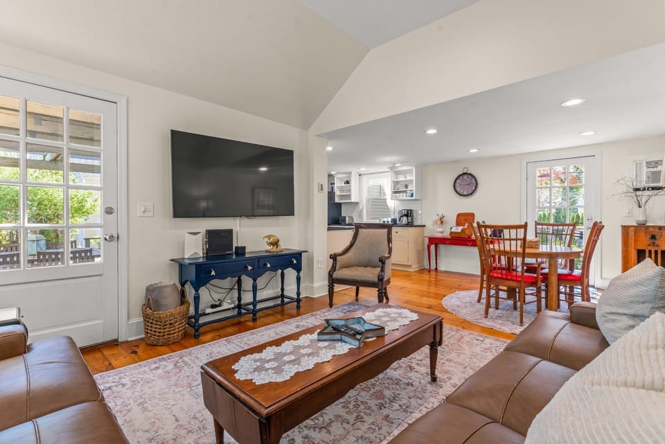 TV and multimedia, Decorative detail, Family
