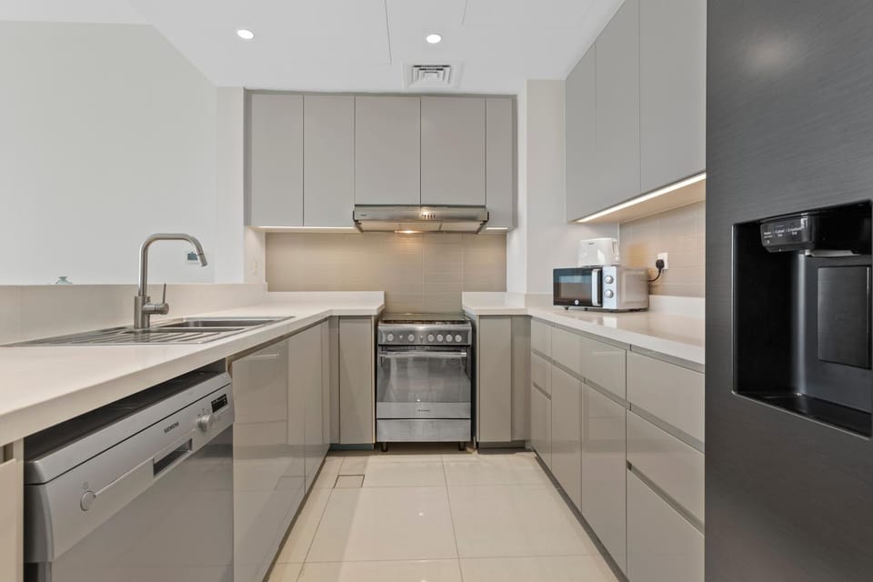 Luxurious Living 3 Bedroom at Harbour Views Apartment in Dubai