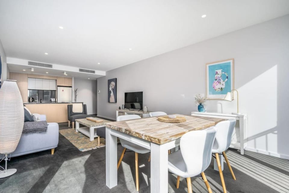 Kitchen or kitchenette, Living room, Dining area