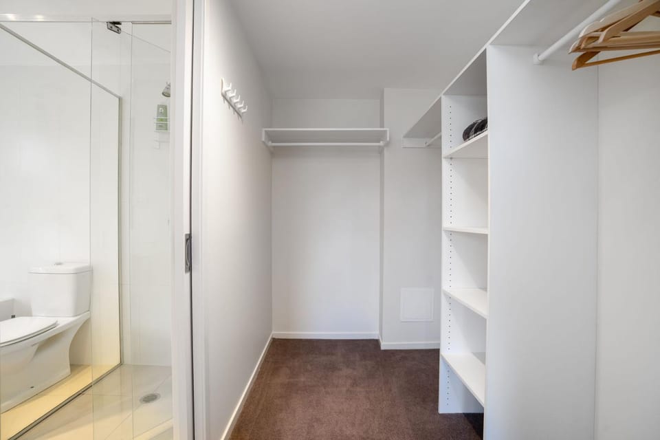 Bathroom, wardrobe