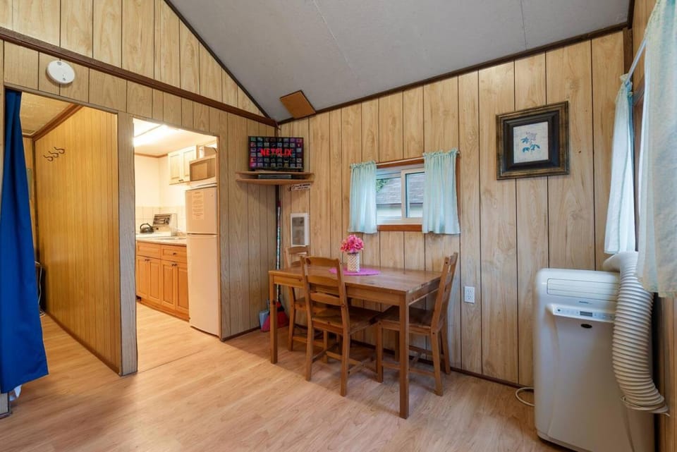 Enjoy Rice Lakes House in Otonabee-South Monaghan