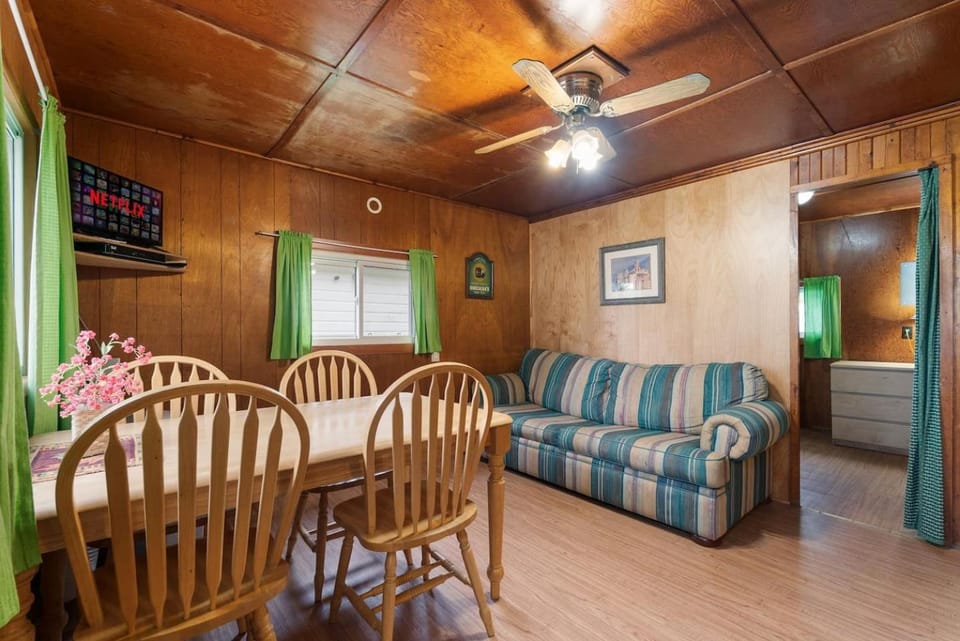 Peaceful Getaway House in Otonabee-South Monaghan