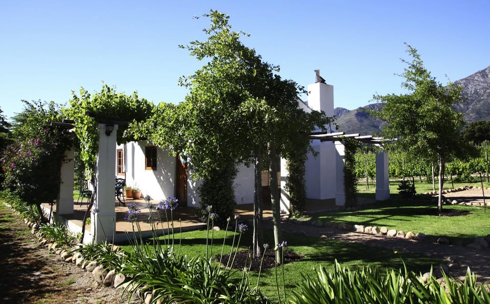 Property building, Facade/entrance, Garden
