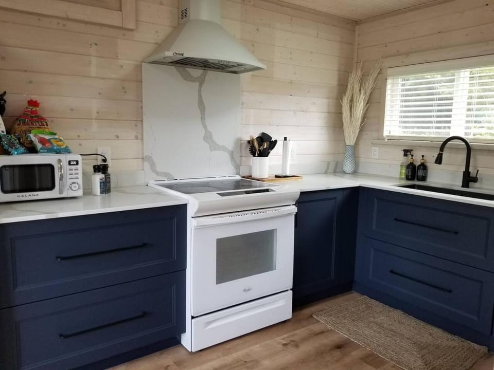 South Beach Bungalow House in Point Roberts