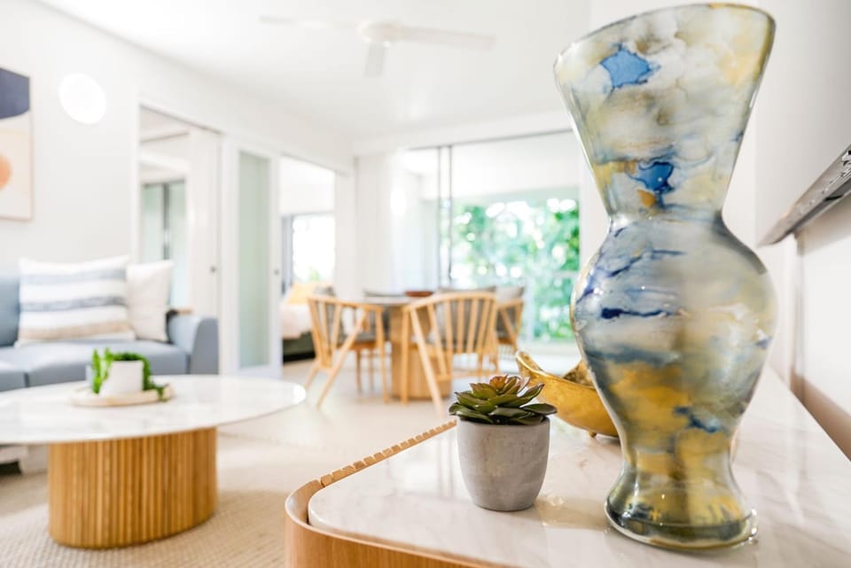 Hotel Drift 4204 Beachfront Accomodation House in Palm Cove