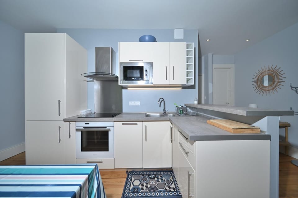Kitchen or kitchenette, Living room
