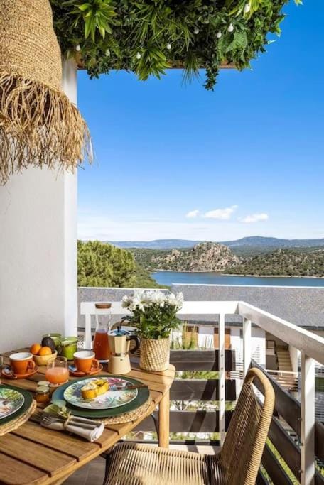 Balcony/Terrace, Lake view