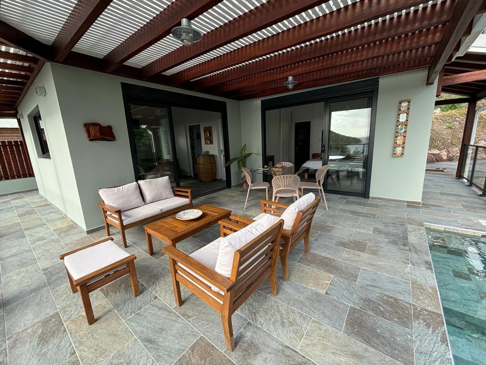 Patio, Living room, Dining area, Swimming pool