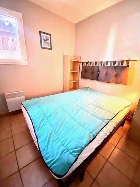 T2 cabine avec piscine collective, parking, climatisation, pour 4 personnes Cabin in Saintes-Maries-de-la-Mer