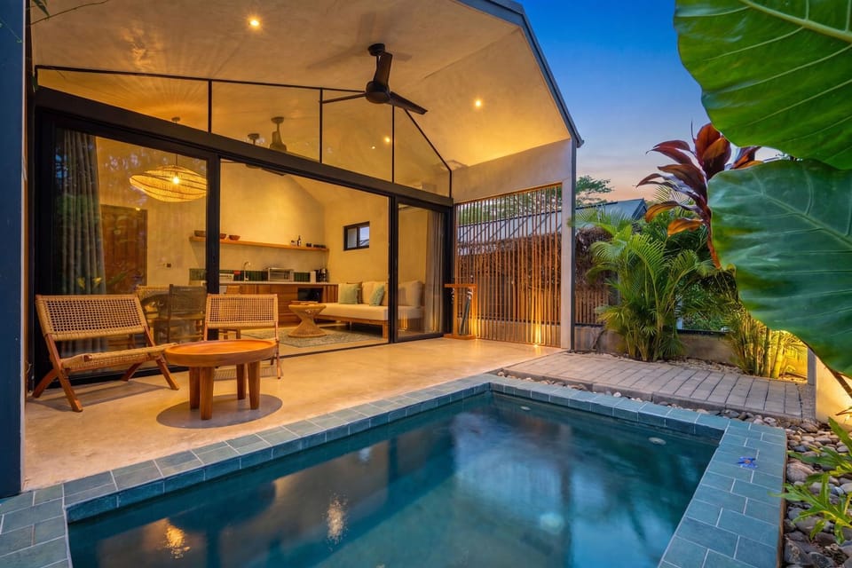 Swimming pool, Swimming pool