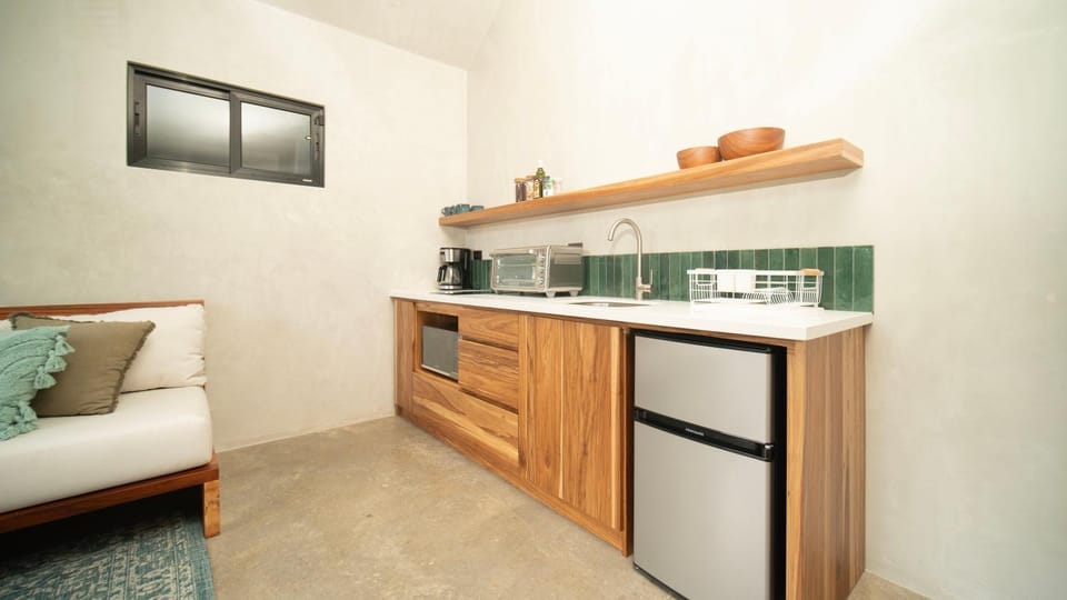 Kitchen or kitchenette, pet friendly, stove, kitchen