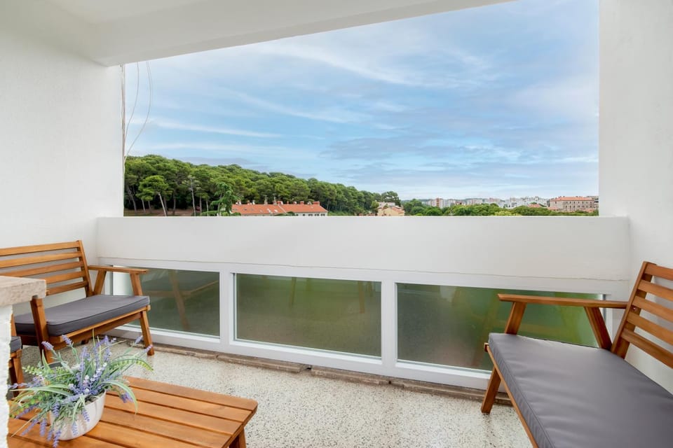 View (from property/room), Balcony/Terrace, Seating area