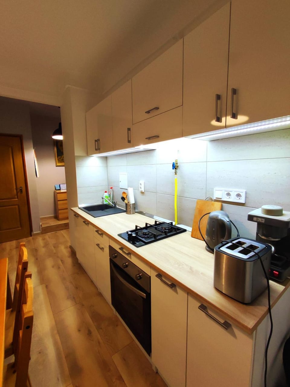 Coffee/tea facilities, Kitchen or kitchenette, minibar, pet friendly, stove, toaster