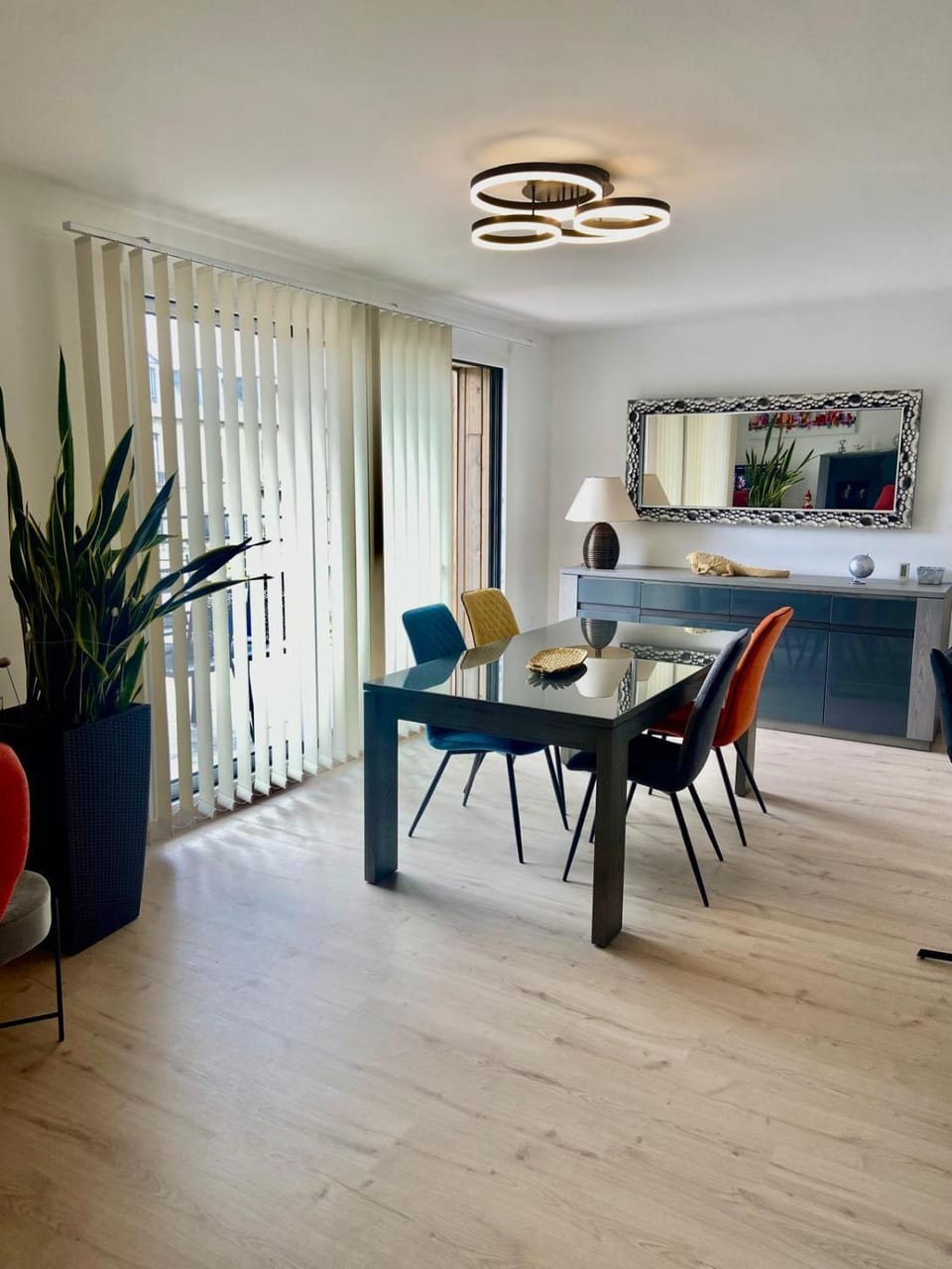 Living room, Dining area