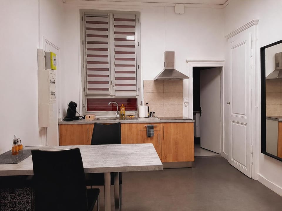 Kitchen or kitchenette