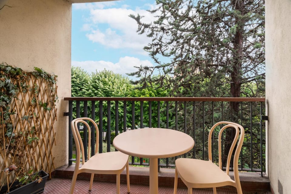Patio, Spring, Day, Garden, View (from property/room), Balcony/Terrace, Dining area, Garden view