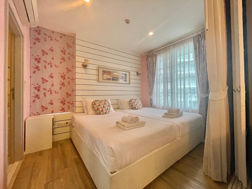 Summer Huahin Condo 2 Bedrooms Pool View Classic Room Apartment in Nong Kae
