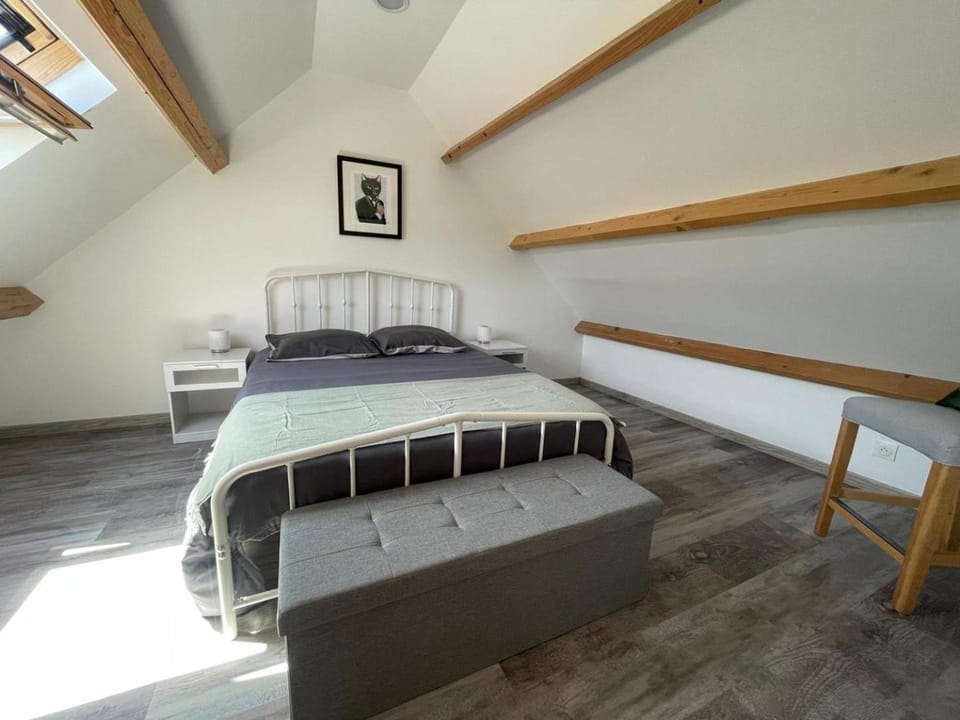 Comfort and Quiet Getaway by the Eure Apartment in Dreux