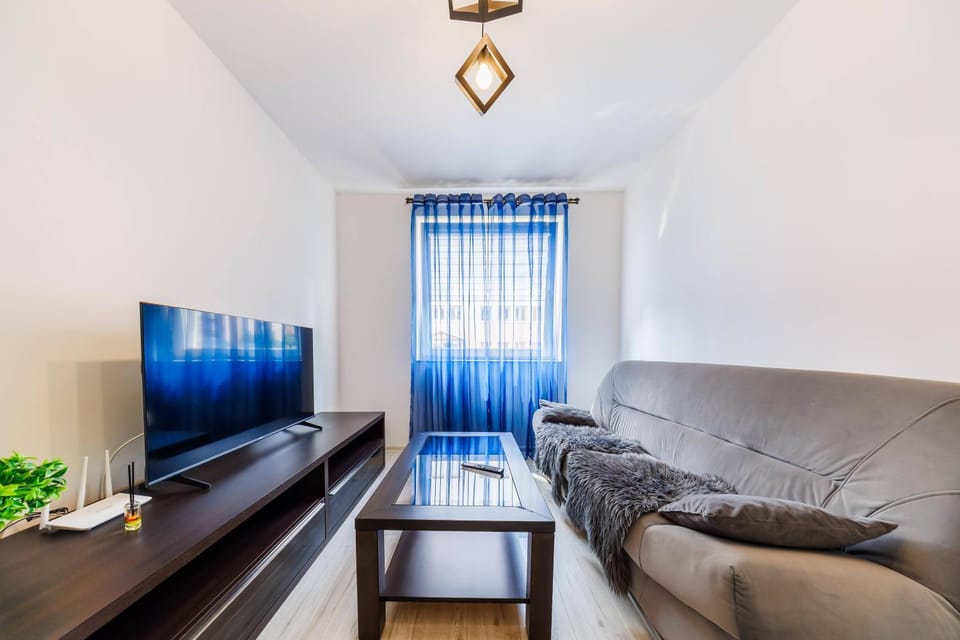 Communal lounge/ TV room, Bed, TV and multimedia, Living room, Seating area, Dining area, Evening entertainment, Area and facilities