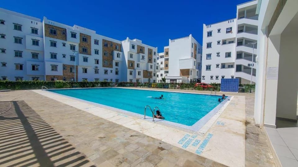 Swimming pool, Swimming pool