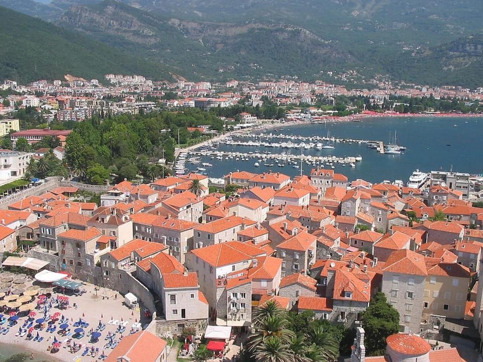 Nearby landmark, Natural landscape, Bird's eye view, City view, Mountain view, Sea view