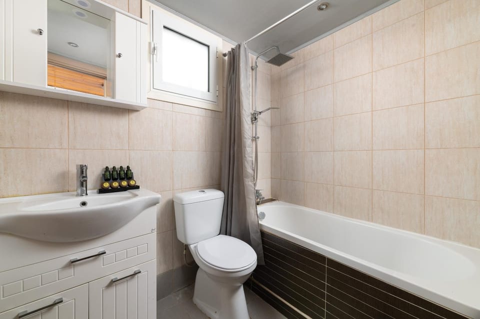 Bathroom, Bath