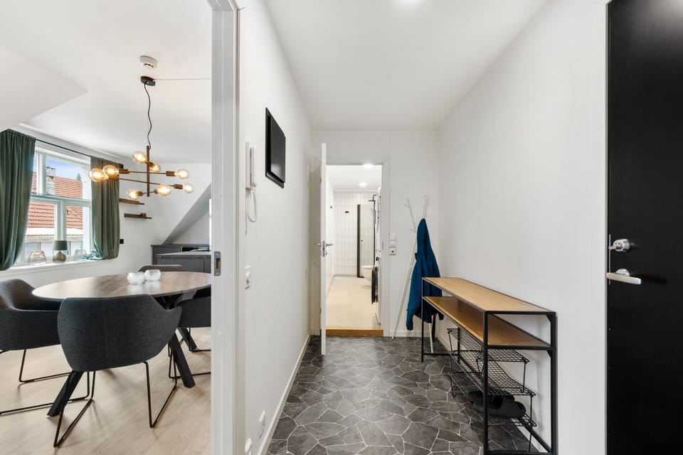 Bathroom, Living room