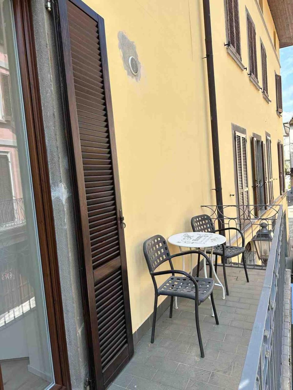 Balcony/Terrace, Quiet street view