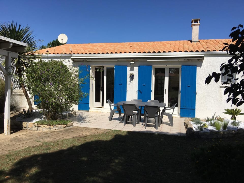 Patio, Dining area