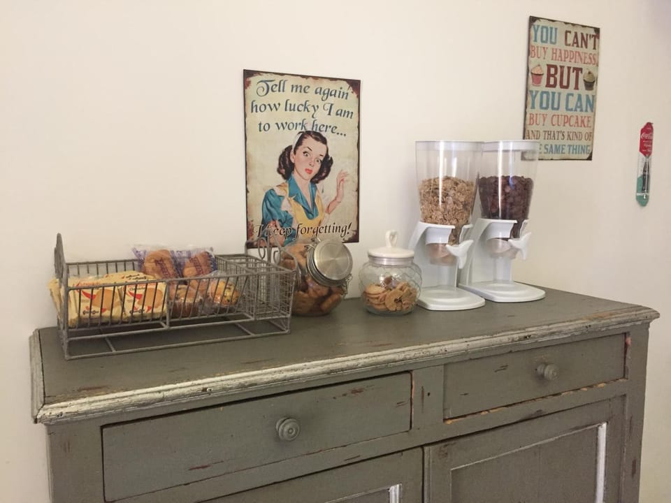 Coffee/tea facilities, Food, Breakfast