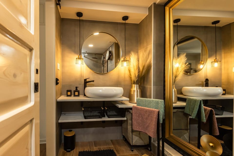 Toilet, Bathroom