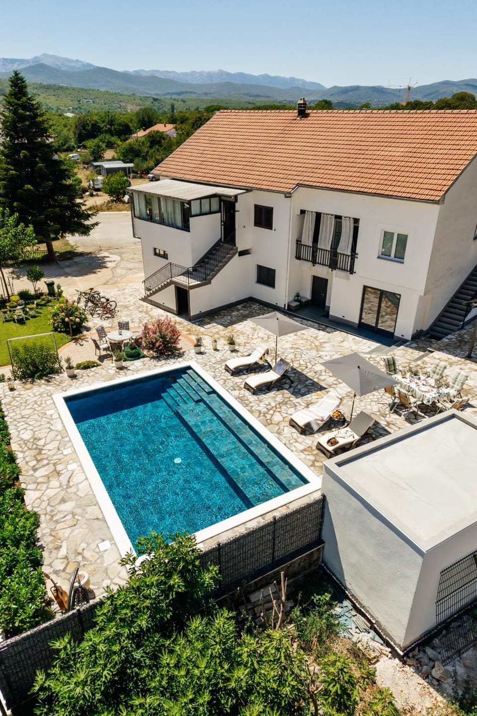 Natural landscape, Mountain view, Pool view, Swimming pool, sunbed