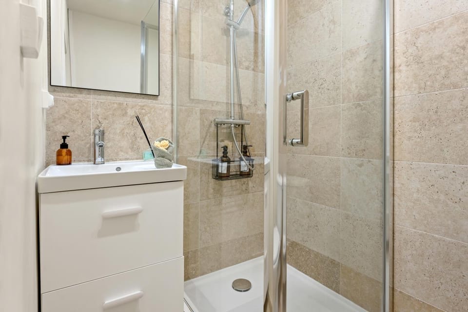 Shower, Bath, towels