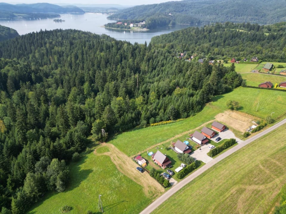 Property building, Nearby landmark, Spring, Day, Neighbourhood, Natural landscape, Bird's eye view, Lake view, Mountain view, River view
