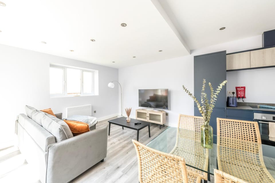 Communal lounge/ TV room, TV and multimedia, Kitchen or kitchenette, Living room, Seating area, Dining area, Evening entertainment