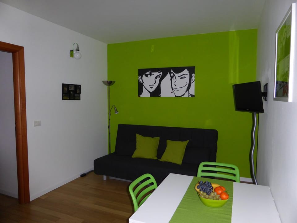 Bed, Living room