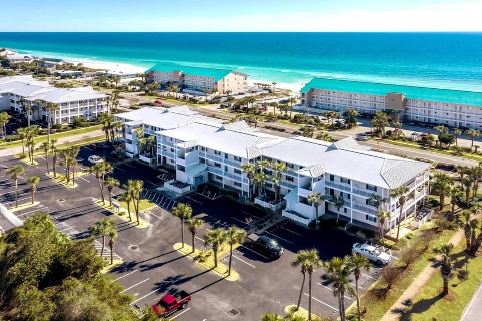Sunrise Destin-ation Beach view Heated Pool House in Destin